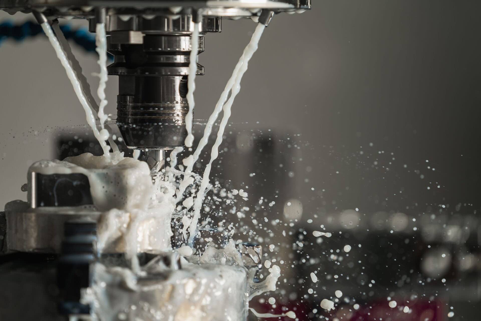 Khu vực gia công CNC tại xưởng KNT (ảnh minh họa)
